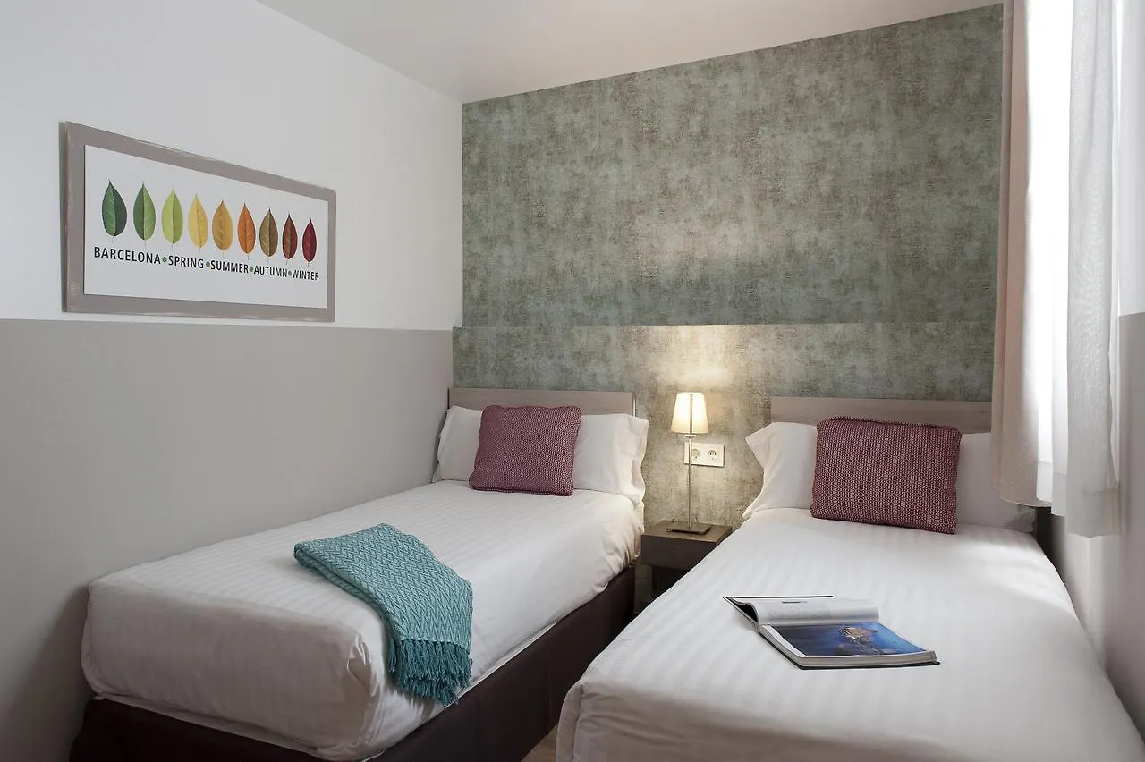 Mh Apartments S. Familia Barcelona