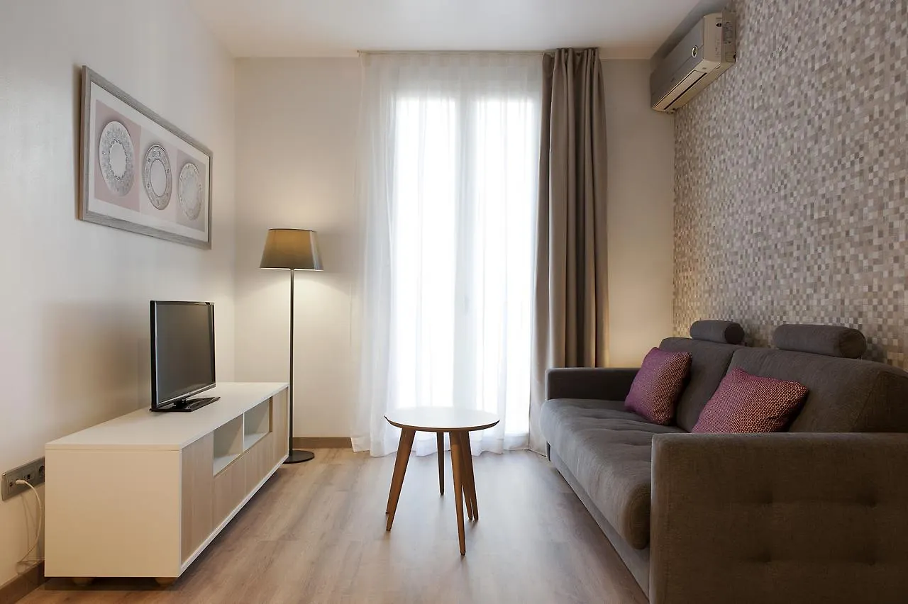 Mh Apartments S. Familia Barcelona