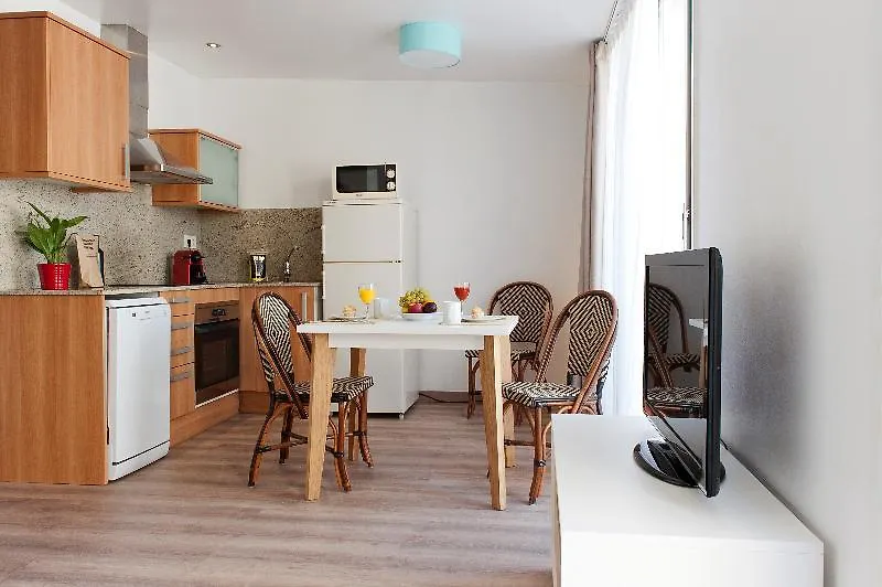Mh Apartments S. Familia Barcelona