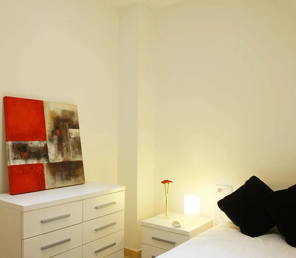 Mh Apartments S. Familia Barcelona Spain