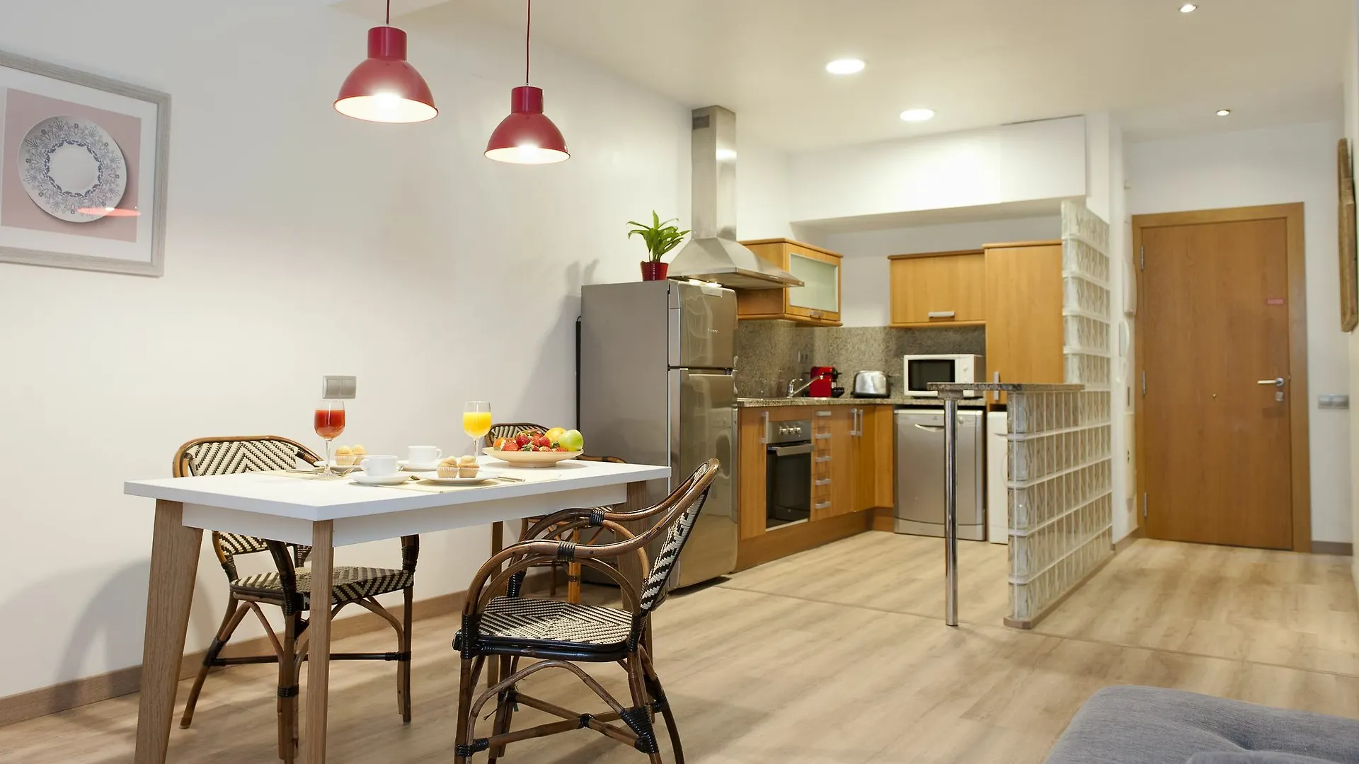 Mh Apartments S. Familia Barcelona