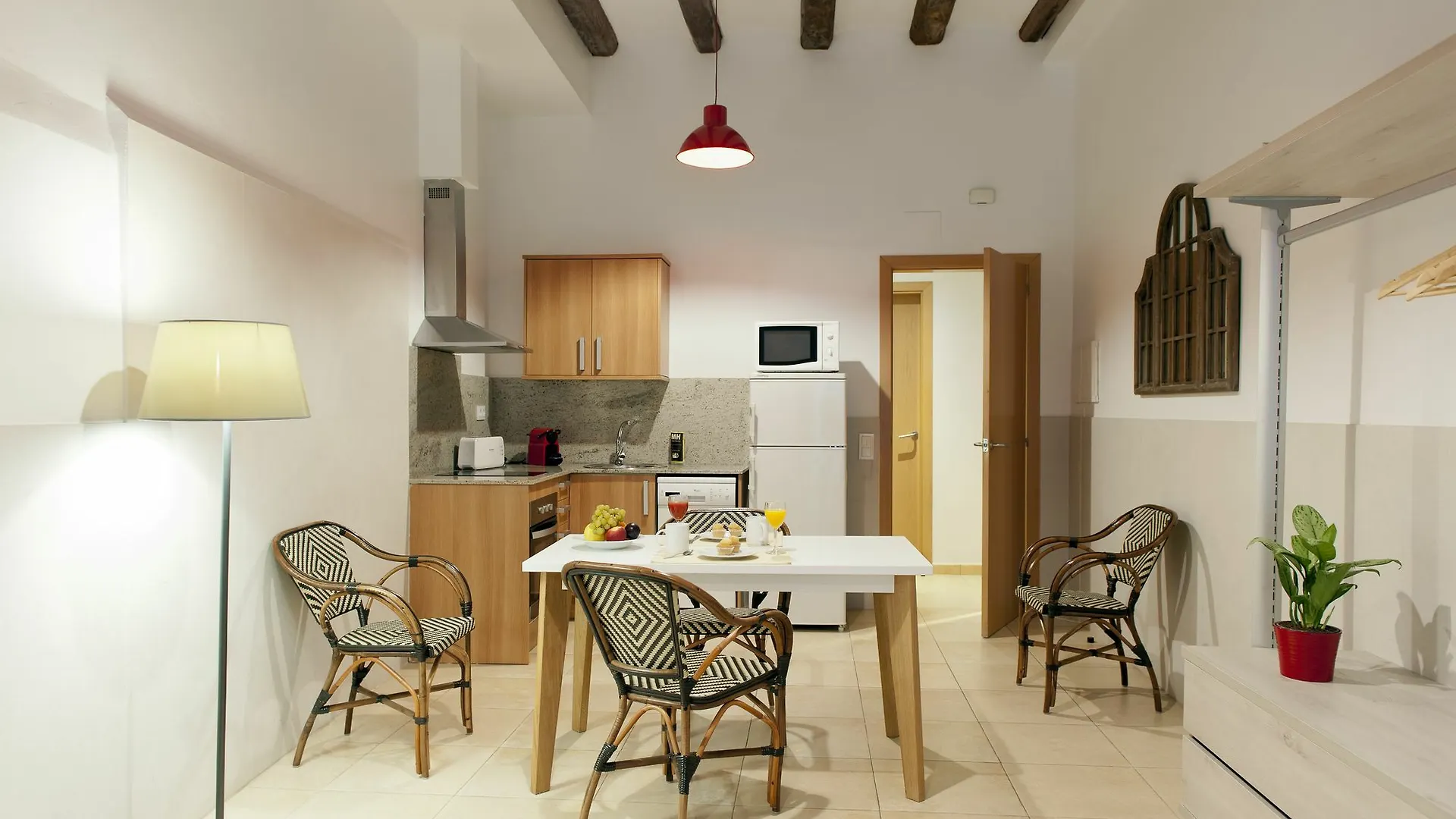 Mh Apartments S. Familia Barcelona