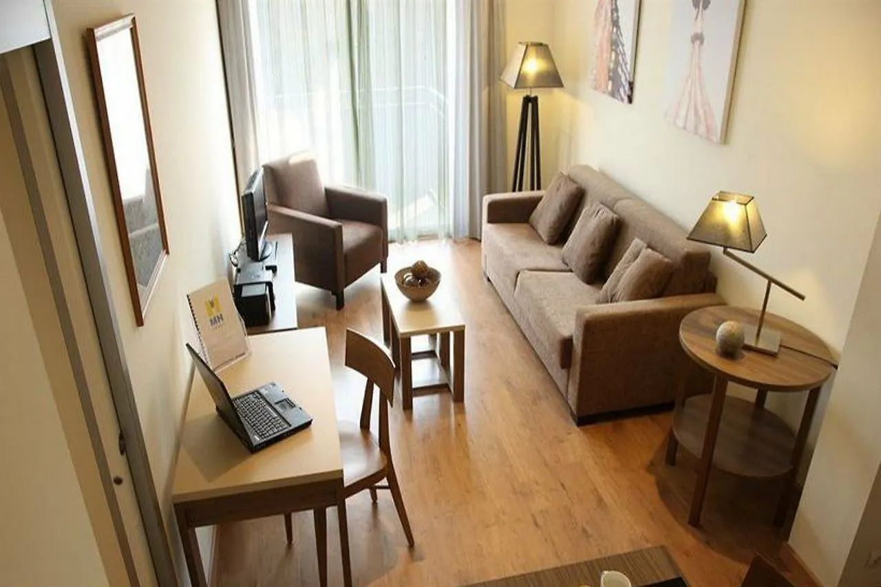 Mh Apartments S. Familia Barcelona